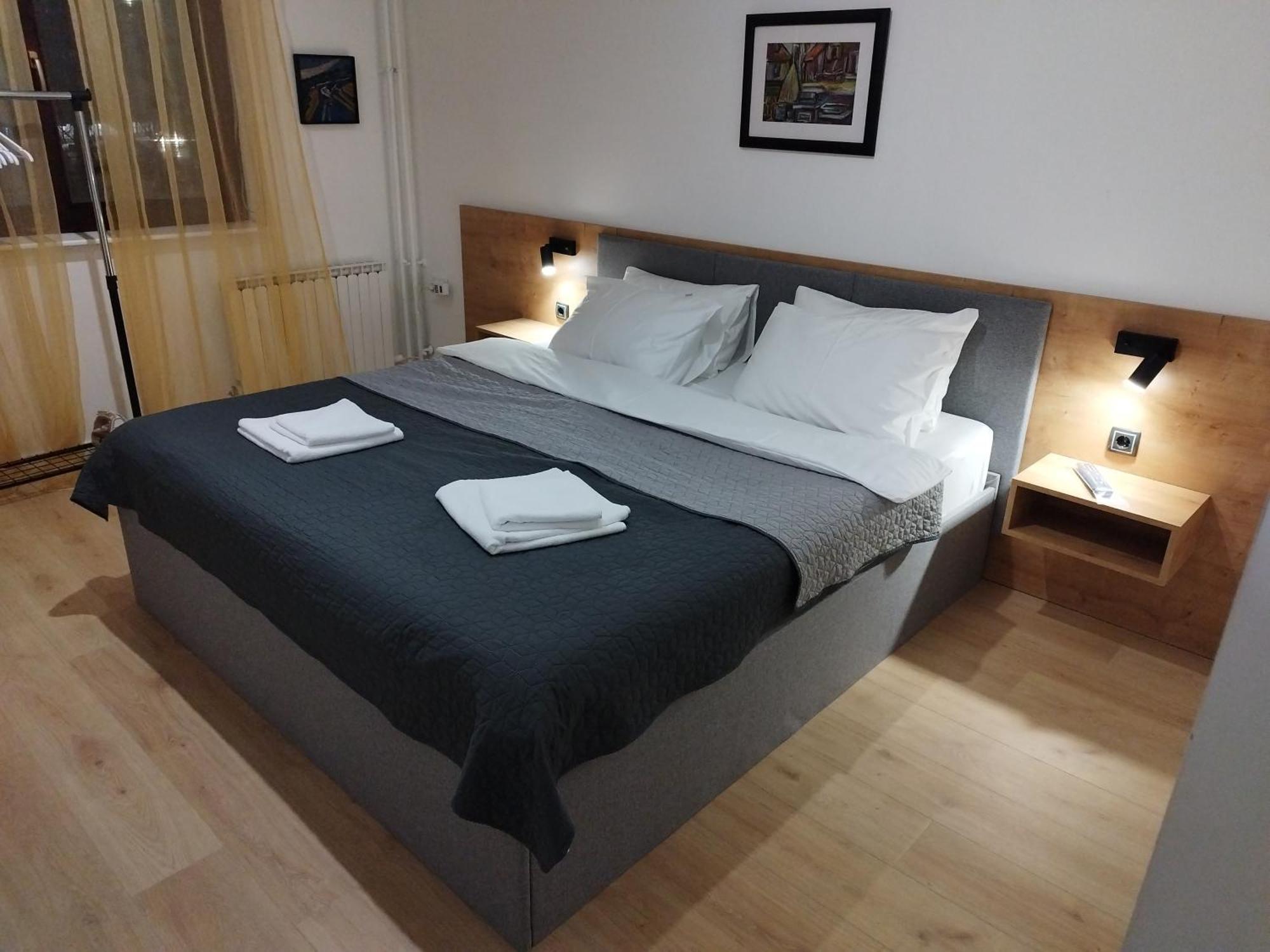 Home Apartment Ni Екстериор снимка