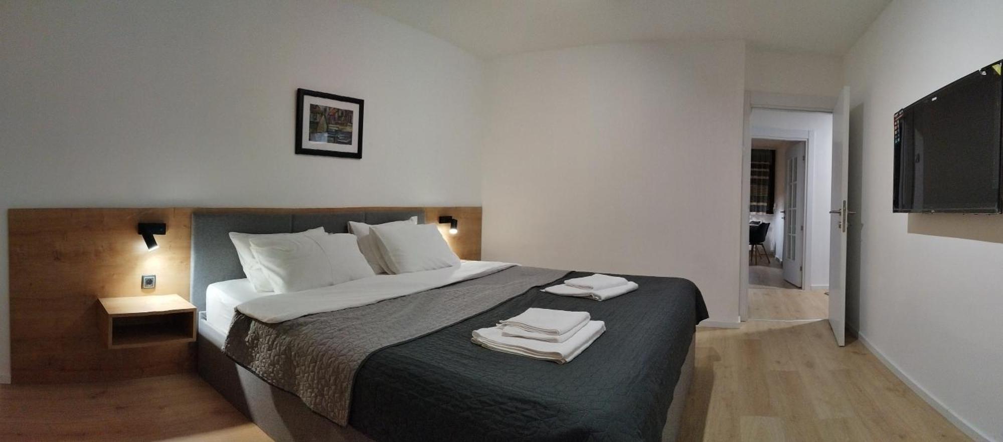 Home Apartment Ni Екстериор снимка