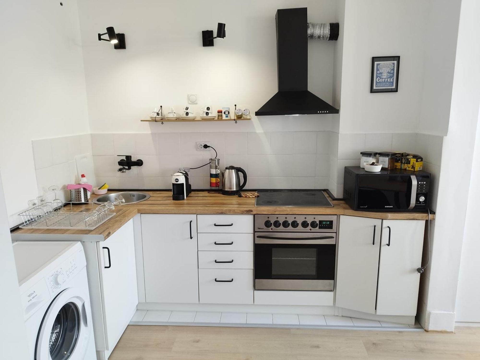 Home Apartment Ni Екстериор снимка