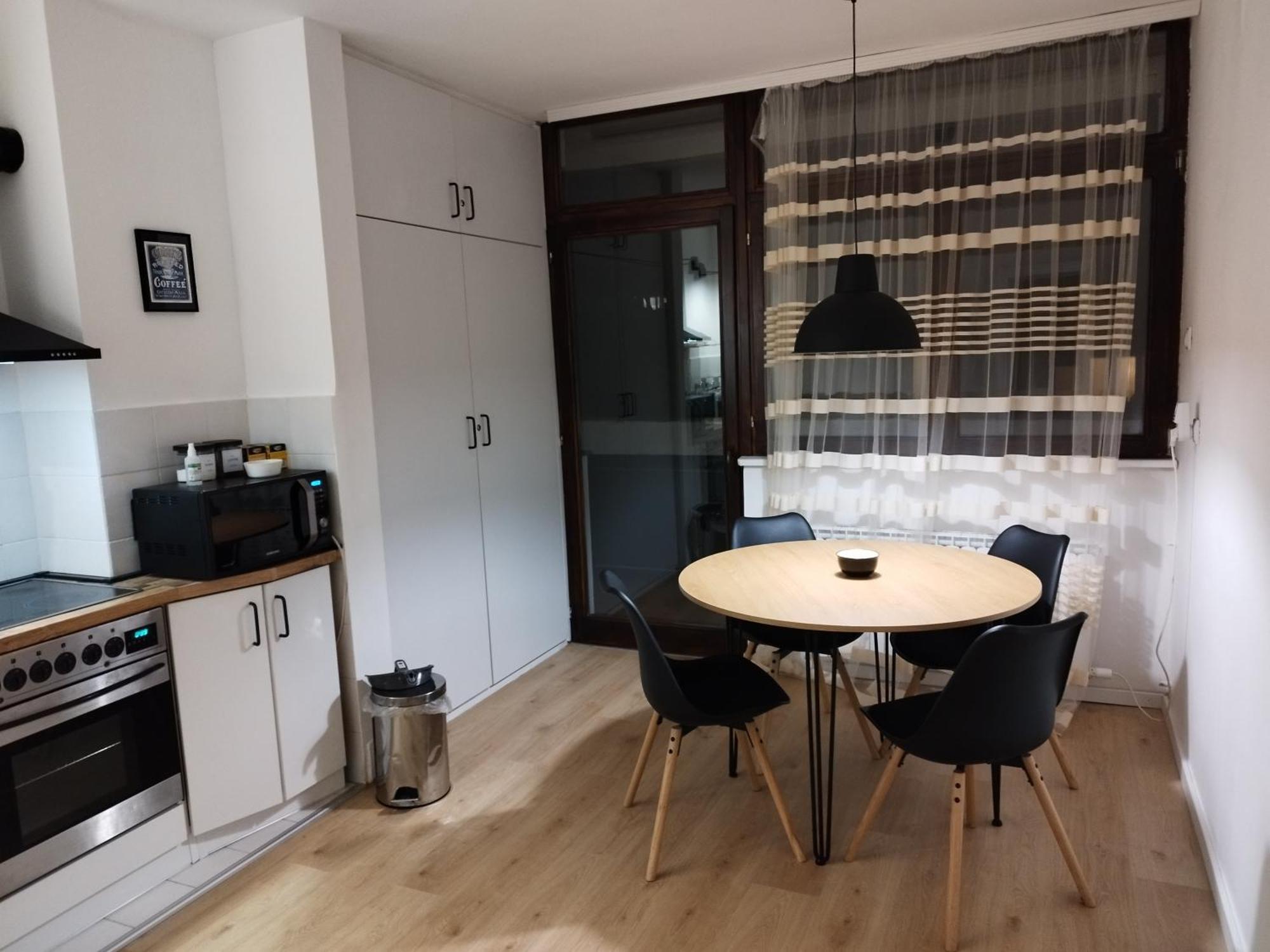 Home Apartment Ni Екстериор снимка